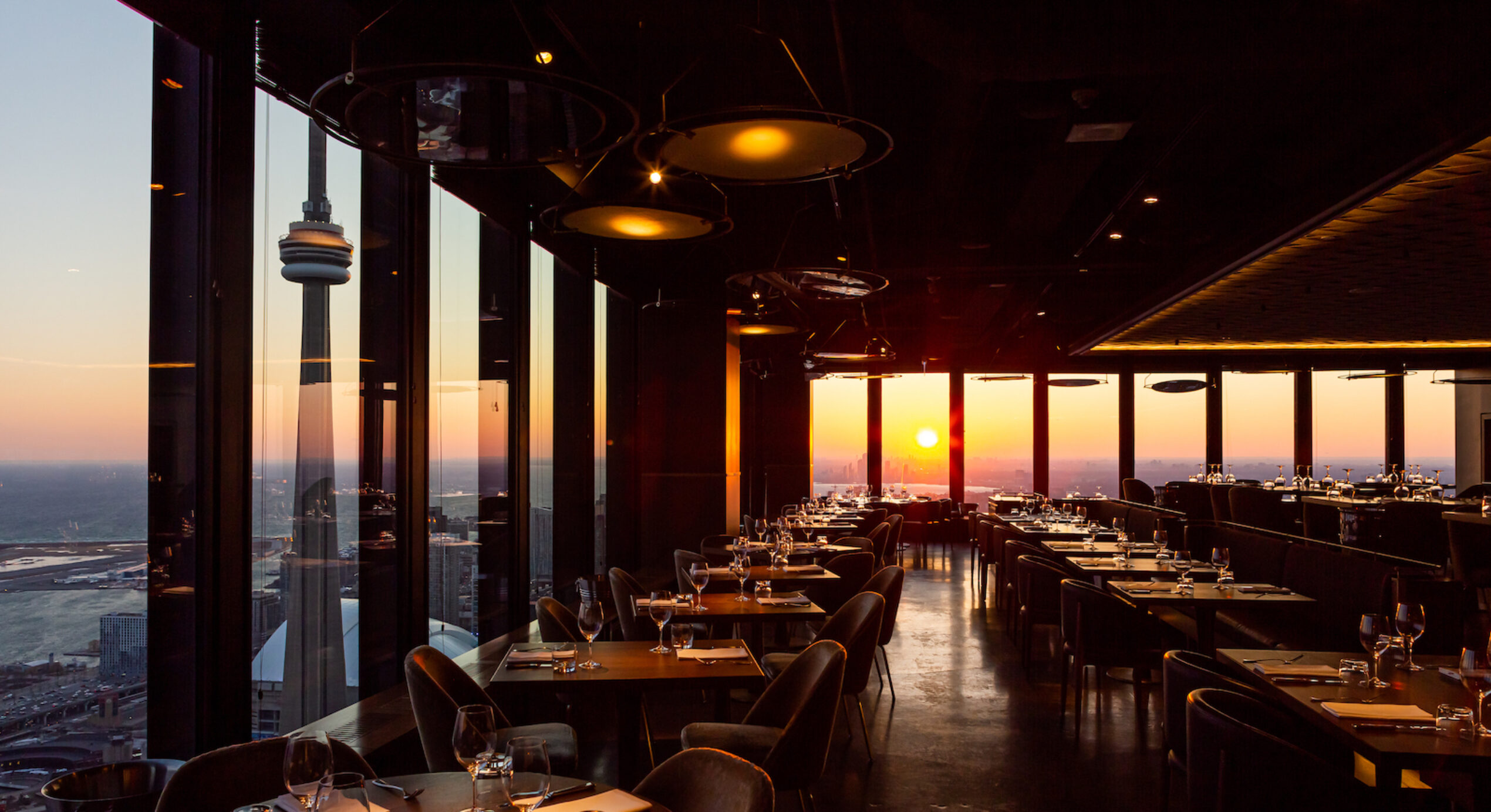 Canoe Dining Room 1600px
