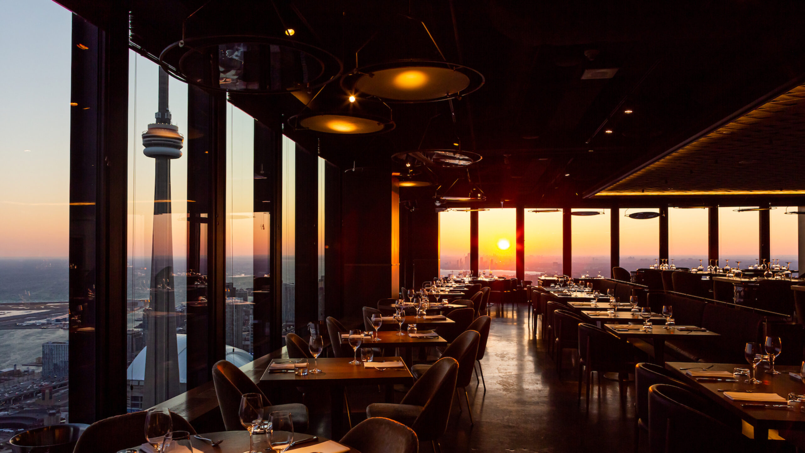 Canoe Dining Room 1600px